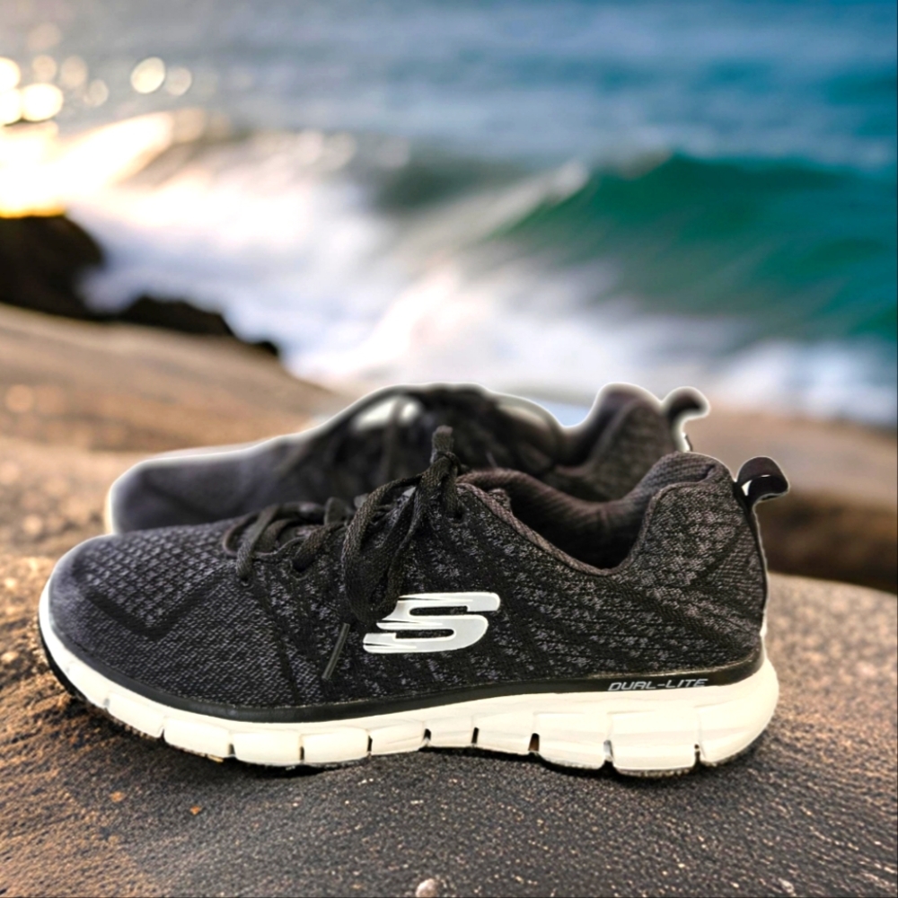 Skecher Black and Dark Gray Sneaker.       Size 8.5.